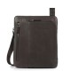 Black Square Вертикална чантичка за рамо с отделение за iPad®Air/Pro 9.7 в тъмно кафяв цвят Black Square Вертикална чантичка за рамо с отделение за iPad®Air/Pro 9.7 в тъмно кафяв цвят