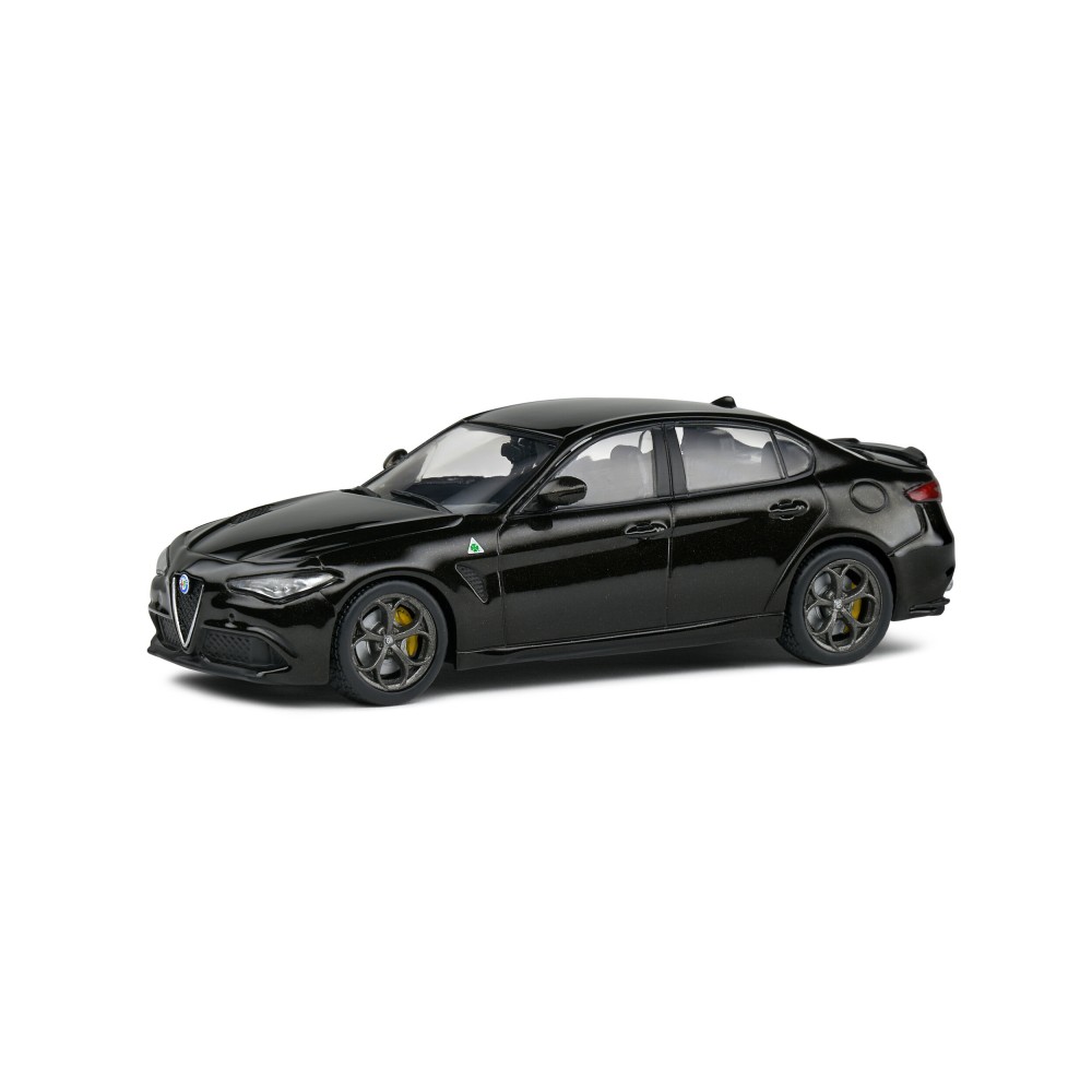 Alfa Romeo Giulia Quadrifoglio Black
