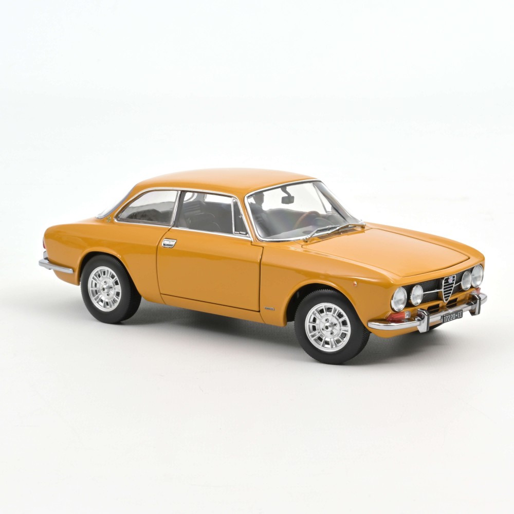 Alfa Romeo 1750 GTV 1970 Yellow