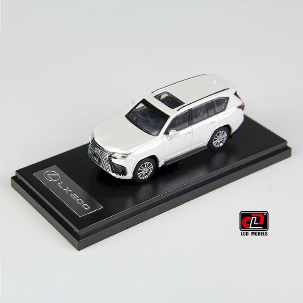 Lexus LX600 (White) Lexus LX600 (White)