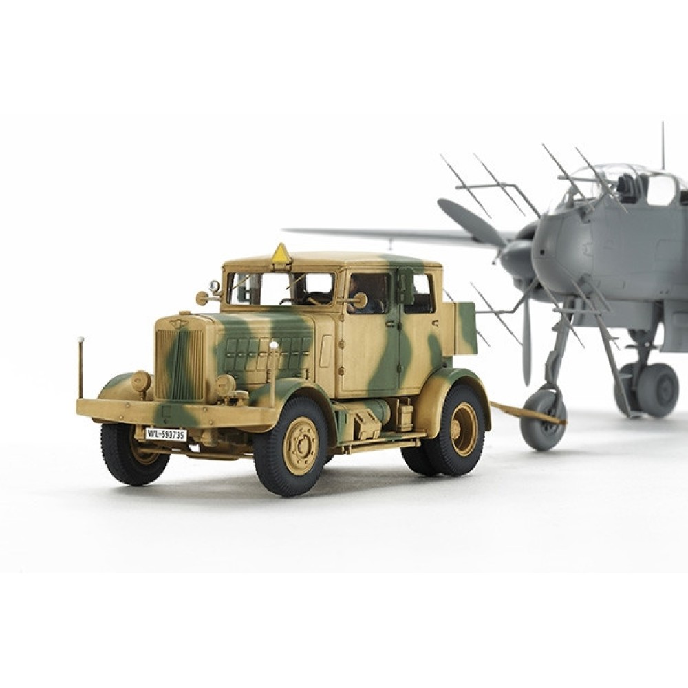 1:48 Германски влекач SS-100 (German Heavy Tractor SS-100) - 1 фигура 1:48 Германски влекач SS-100 (German Heavy Tractor SS-100) - 1 фигура