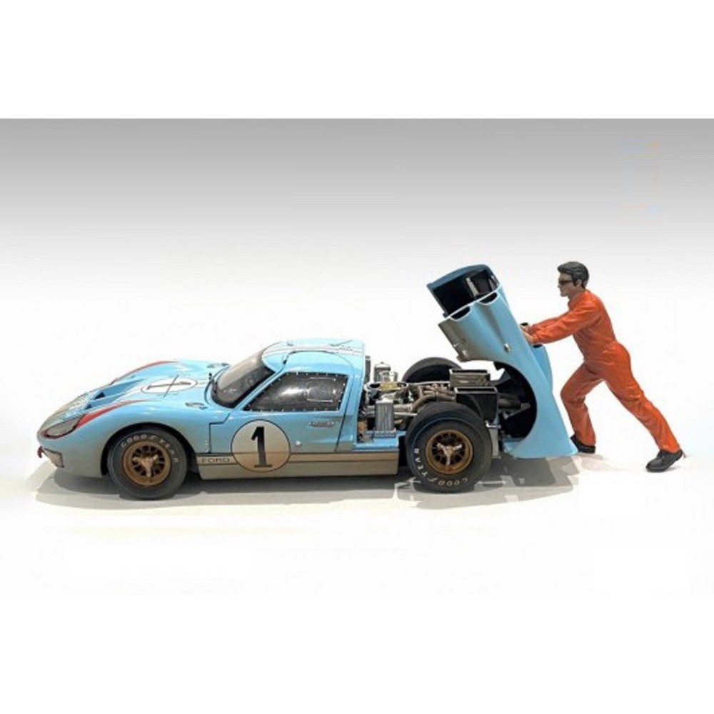 Умалена фигура - Механик в оранжев гащеризон (MECHANIC KEN, ORANGE) (1:24)