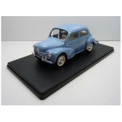 Renault 4CV, blue