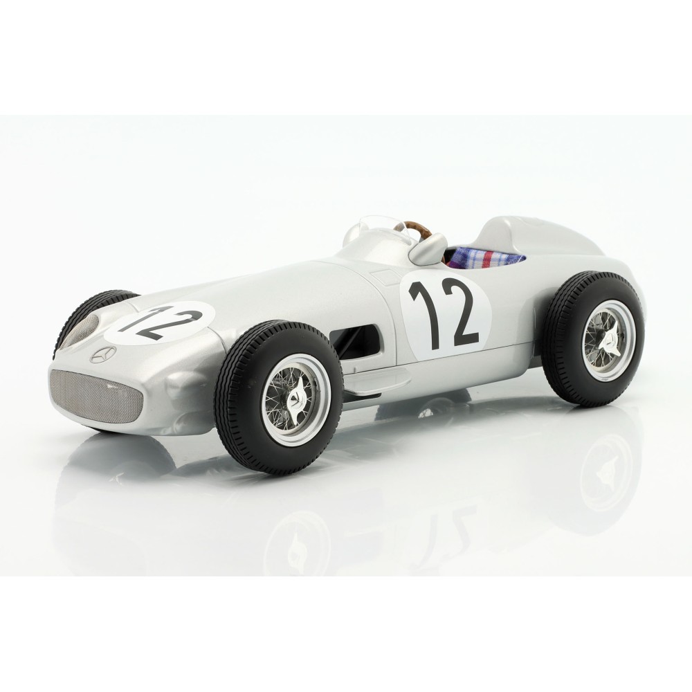 Stirling Moss, Mercedes-Benz W196 #12, winner British GP, Formula 1, 1955 Stirling Moss, Mercedes-Benz W196 #12, winner British GP, Formula 1, 1955