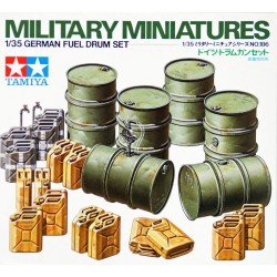 1:35 Комплект германски туби и варели за гориво (German Fuel Drum Set)