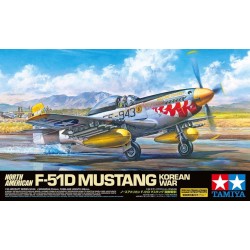 1:32 Американски изтребител Ф-51Д Мустанг (F-51D Mustang) от Корейската война