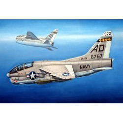 1:72  Палубен ударен самолет на САЩ TA-7C CORSAIR II