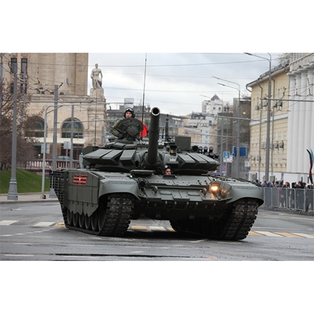 1:35 Руски основен боен танк Т-72Б3 (Russian T-72B3 MBT) - с метално въже и фотоец 1:35 Руски основен боен танк Т-72Б3 (Russian T-72B3 MBT) - с метално въже и фотоец