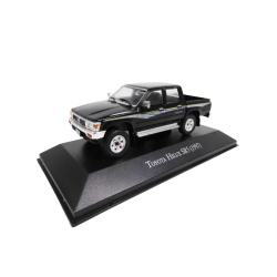 1997 Toyota Hilux SR5, black