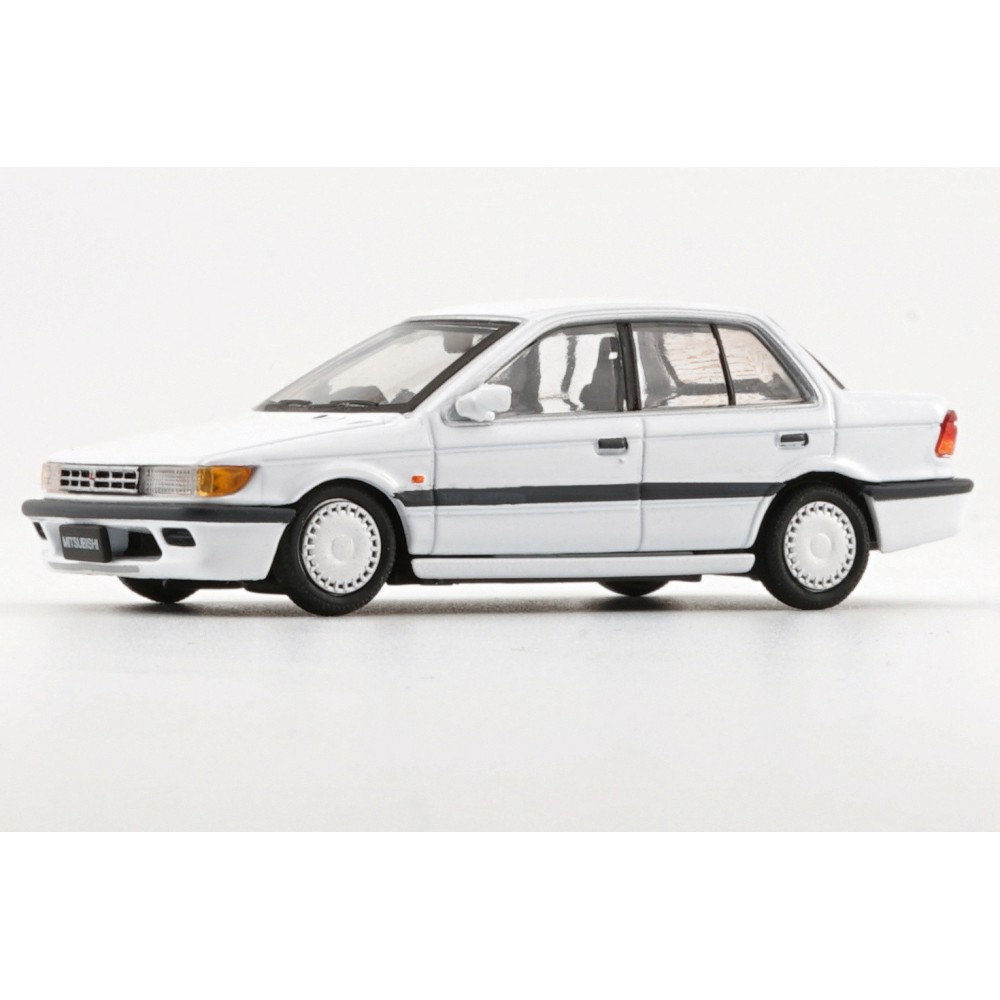 Mitsubishi Lancer Gti 1988, white right hand drive with extra parts Mitsubishi Lancer Gti 1988, white right hand drive with extra parts