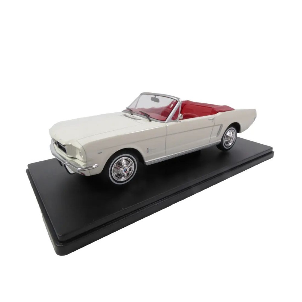 Ford Mustang Convertible, 1965, crème Ford Mustang Convertible, 1965, crème