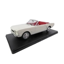 Ford Mustang Convertible, 1965, crème