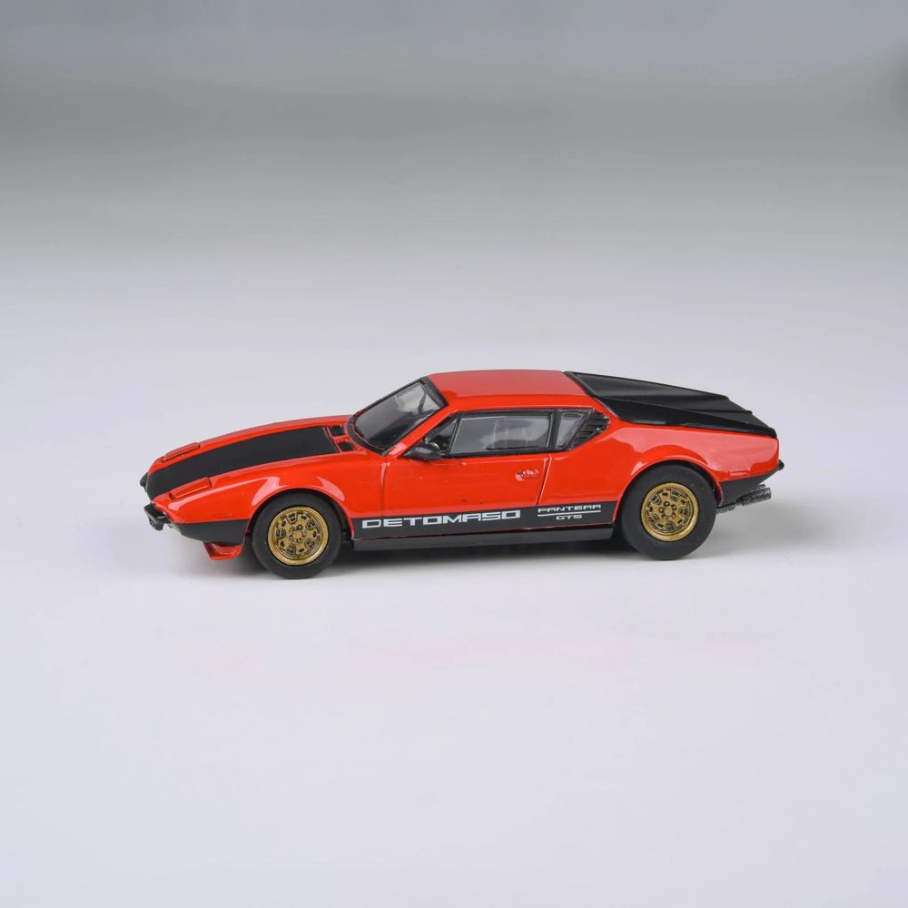 De Tomaso Pantera Red / Black - Lights down, 1972, LHD