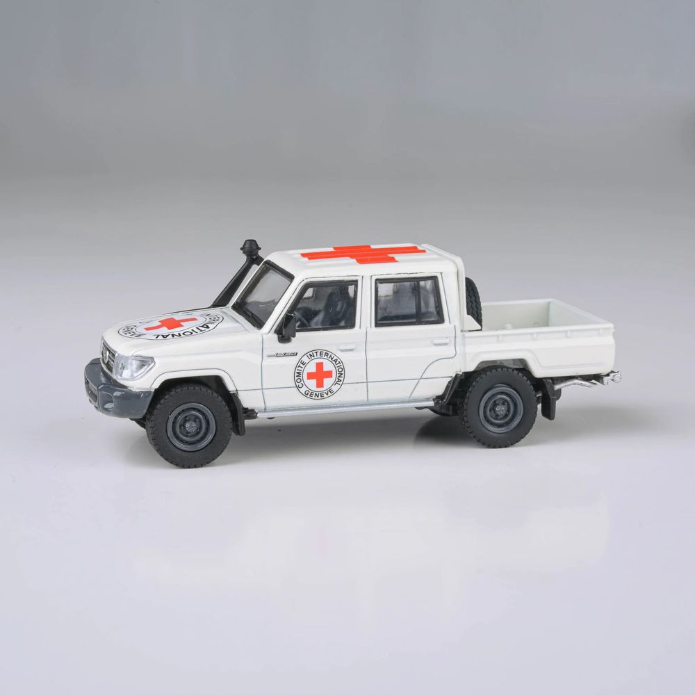 Toyota Land Cruiser Double Cab Pickup LC79 Red Cross, 2014, LHD Toyota Land Cruiser Double Cab Pickup LC79 Red Cross, 2014, LHD
