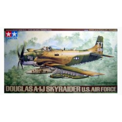 1:48 Палубен ударен самолет на САЩ Дъглас А-1J Скайрайдър (Douglas A-1J Skyraider)