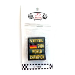 Умален модел на F1 табела 2010 Себастиан Фетел, световен шампион (2010 Sebastian Vettel World Champion F1 Sign)